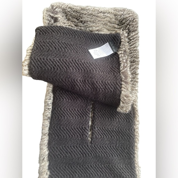 NWOT Stella & Dot 3-Way Reversible Faux-Fur Scarf Wrap - Picture 4 of 8